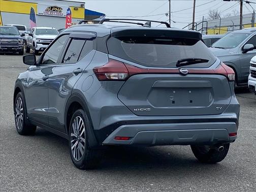 2022 Nissan Kicks SV