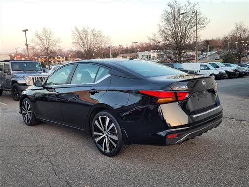 2022 Nissan Altima SR FWD