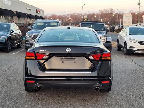 2022 Nissan Altima SR FWD