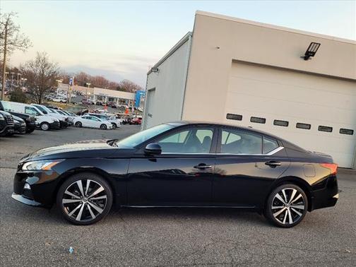 2022 Nissan Altima SR FWD