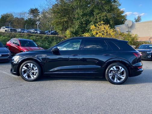 2022 Audi e-tron Premium