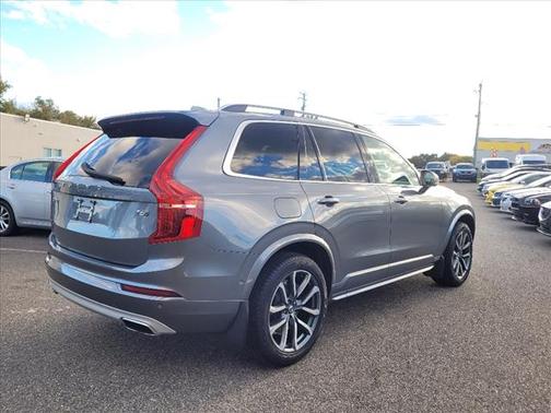 2019 Volvo XC90 T6 Momentum