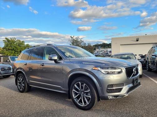 2019 Volvo XC90 T6 Momentum