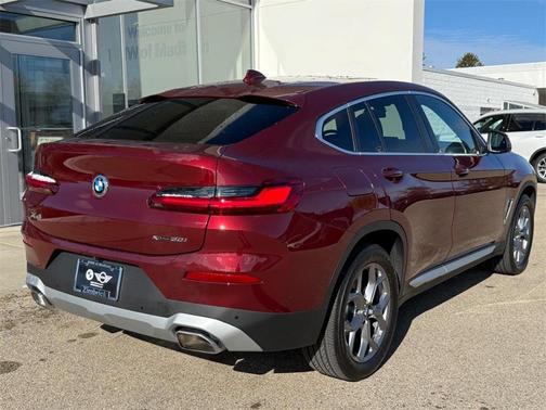 2025 BMW X4 xDrive30i