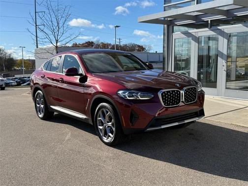 2025 BMW X4 xDrive30i