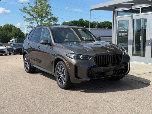 Manhattan Green Metallic 2026 BMW X5 xDrive40i