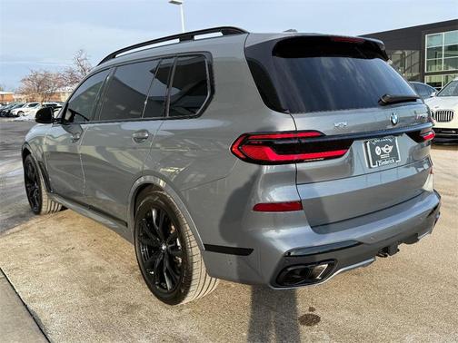 2025 BMW X7 M60i