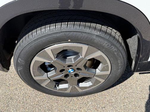 Alpine White 2026 BMW X1 xDrive28i