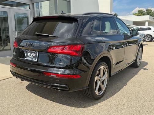 2020 Audi Q5 45 Titanium Premium