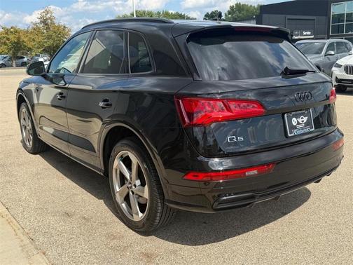2020 Audi Q5 45 Titanium Premium