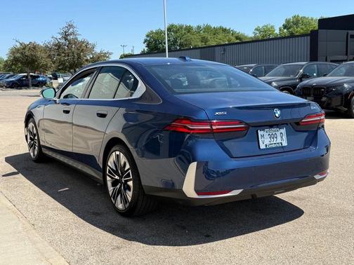 Phytonic Blue Metallic 2026 BMW 540 xDrive