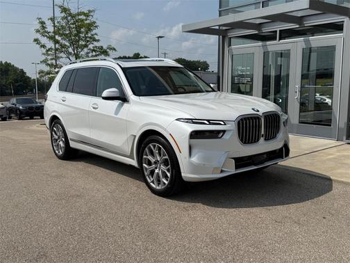 2025 BMW X7 xDrive40i