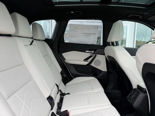 Mineral White Metallic 2026 BMW X1 xDrive28i
