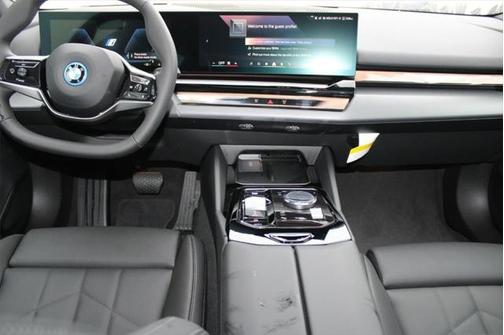 2025 BMW i5 xDrive40