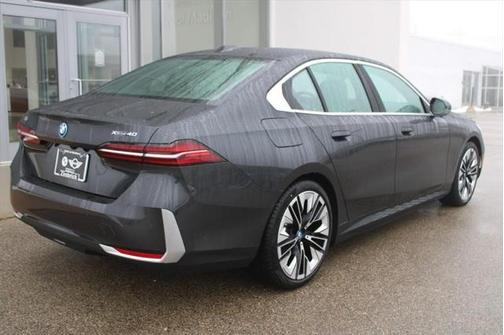 2025 BMW i5 xDrive40