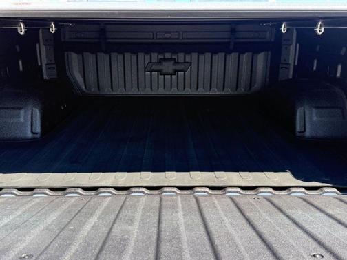 Summit White 2026 Chevrolet Silverado 1500 RST