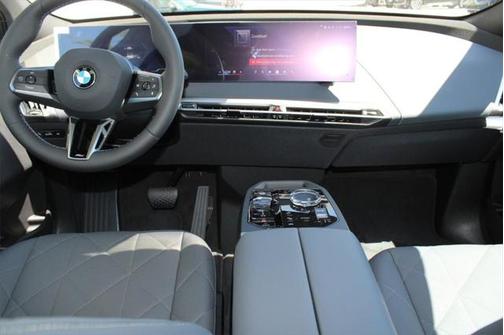 2025 BMW iX M60