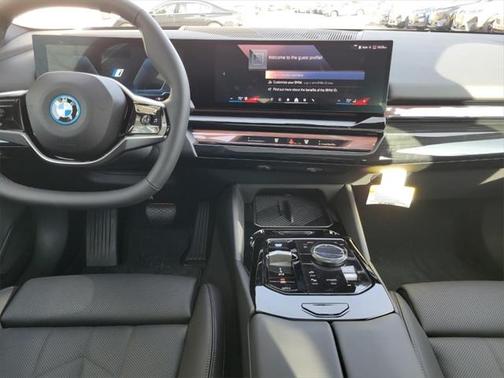 2025 BMW i5 xDrive40