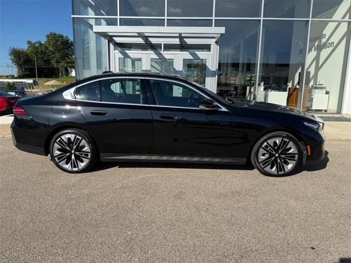 2025 BMW 540 i xDrive