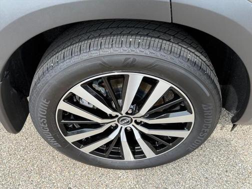 2024 Nissan Pathfinder Platinum 4WD