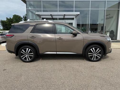 2024 Nissan Pathfinder Platinum 4WD