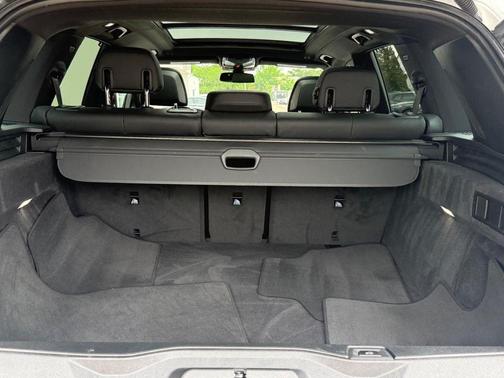 Mineral White Metallic 2022 BMW X5 M50i