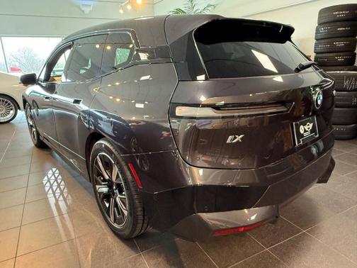 Dark Graphite Metallic 2023 BMW iX xDrive50