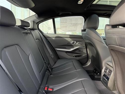 2026 BMW 330 i xDrive