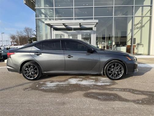 2023 Nissan Altima SR VC-Turbo FWD