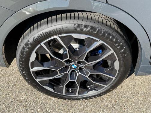 Dravit Grey Metallic 2026 BMW X7 xDrive40i