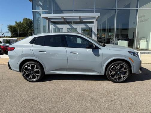 2025 BMW X2 M35i