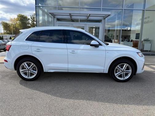 2023 Audi Q5 e 55 S line Prestige