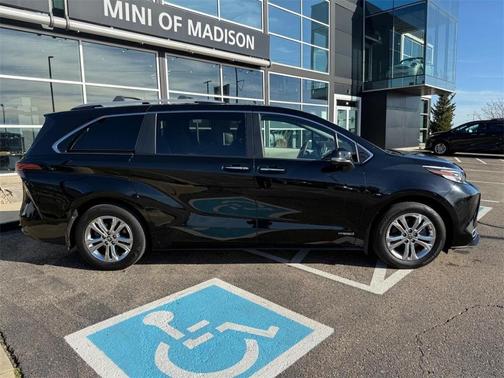 2021 Toyota Sienna Platinum 7 Passenger