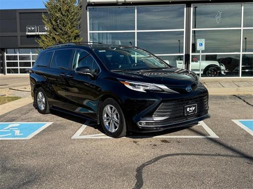 2021 Toyota Sienna Platinum 7 Passenger