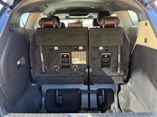 2021 Toyota Sienna Platinum 7 Passenger