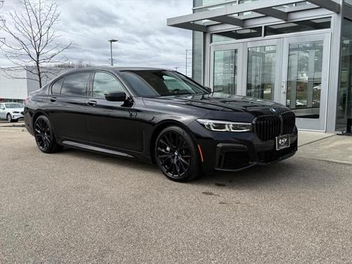 2022 BMW 740 i
