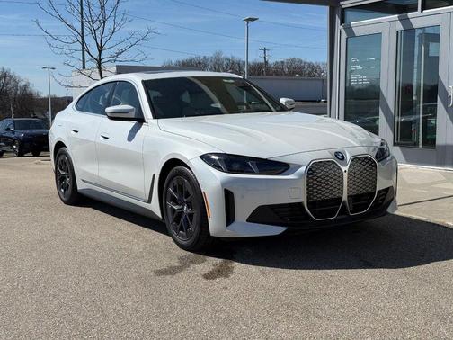 Mineral White Metallic 2026 BMW i4 Gran Coupe xDrive40