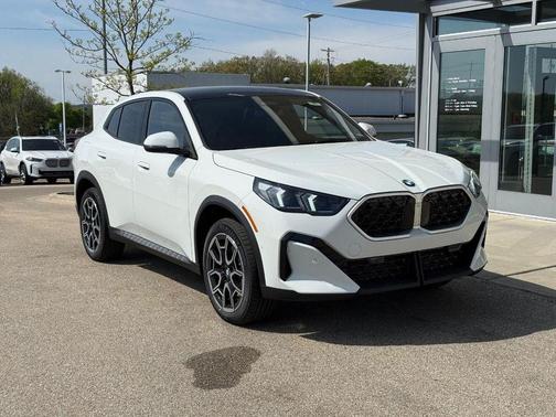 Alpine White 2026 BMW X2 xDrive28i