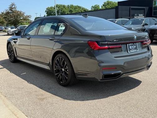 2022 BMW 750 i xDrive