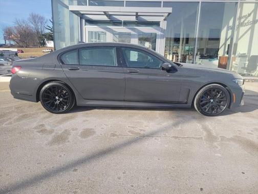 2022 BMW 750 i xDrive