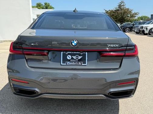 2022 BMW 750 i xDrive