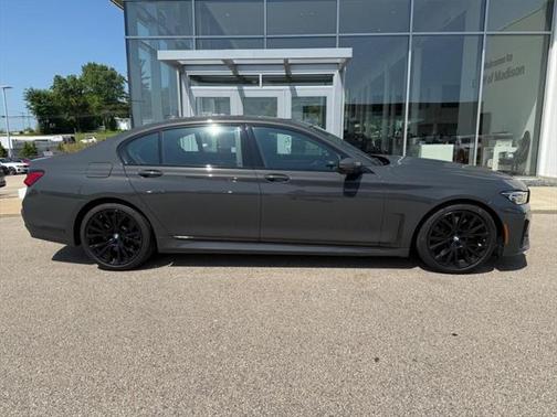 2022 BMW 750 i xDrive