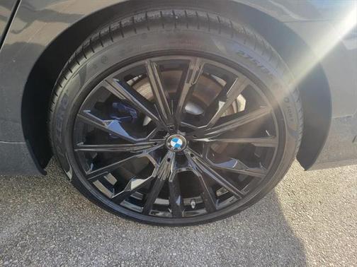 2022 BMW 750 i xDrive