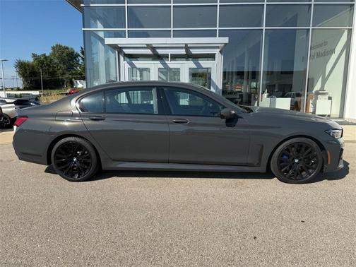 2022 BMW 750 i xDrive