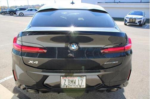 2023 BMW X4 xDrive30i