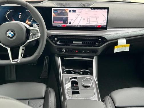 2025 BMW 330 i xDrive