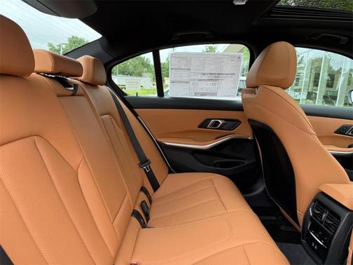 2025 BMW 330 i xDrive