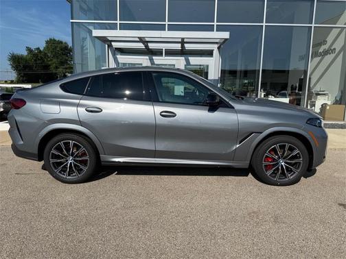 2025 BMW X6 M60i