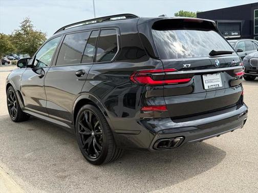 2025 BMW X7 M60i
