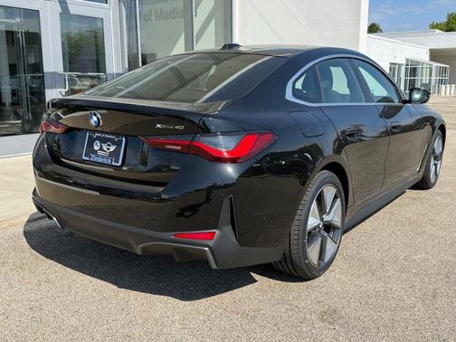 Black Sapphire Metallic 2026 BMW i4 Gran Coupe xDrive40
